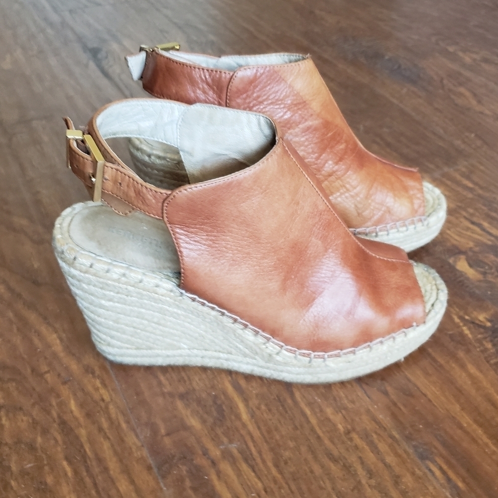 Kenneth Cole sz 11 Women Olivia Wedge Espadrille Sandals tan…